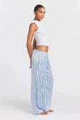 תמונת כל הלוק של PANT WITH LACE